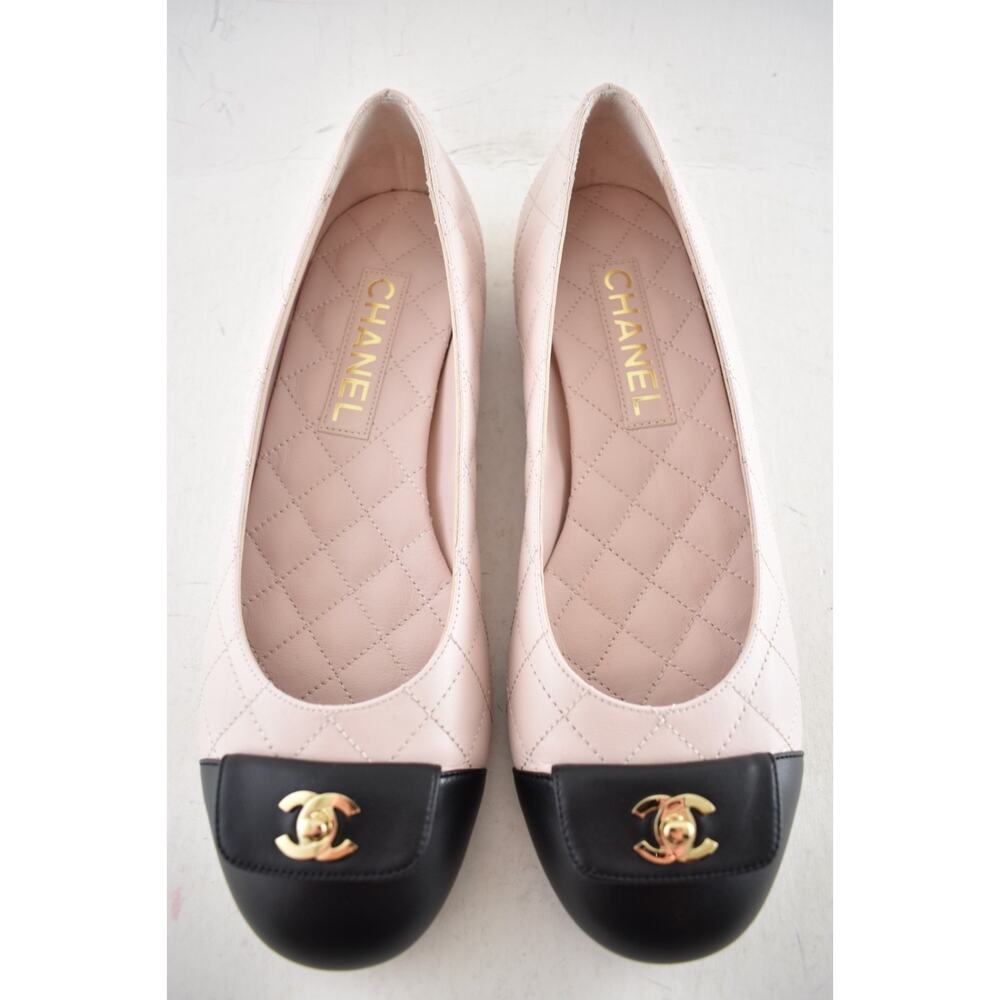 Chanel 24B Pink Black Turnlock Gold CC Logo Quilted Ballet Ballerina Flat 38 - Picture 3 of 15